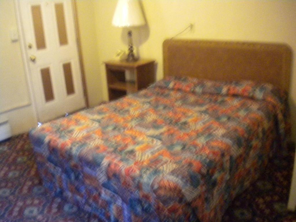 Riverside Motel Хелпер Номер фото